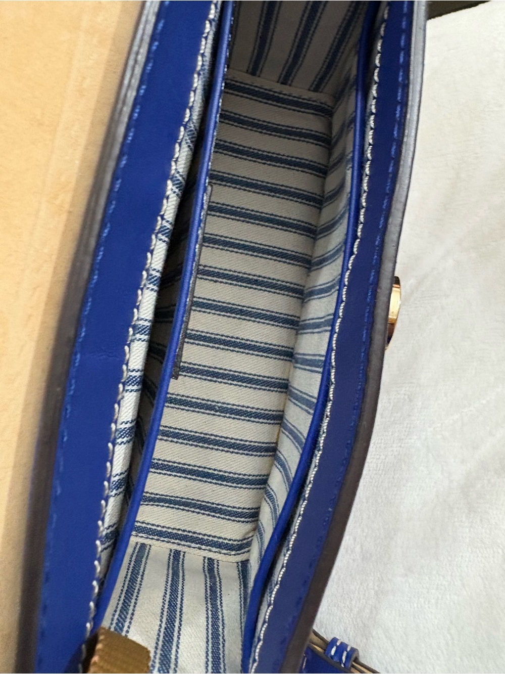Dooney & Bourke Beacon Small East/West Flap Crossbody – Royal Blue w/ Wallet. - Picture 13 of 16